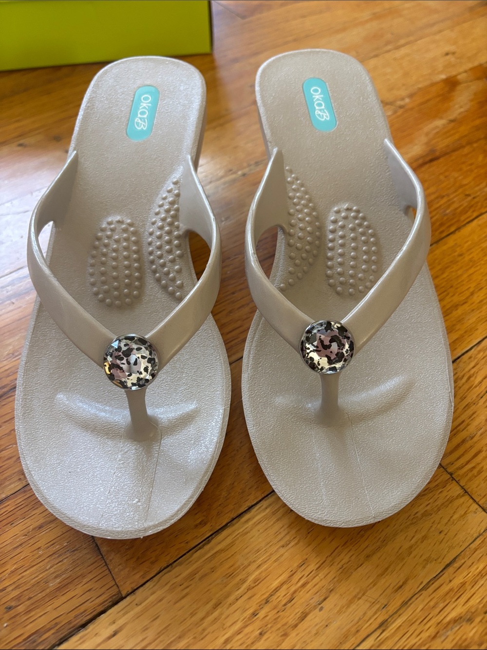 NWT Oka-B Oatmeal Platform Flip Flops